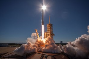 Компани Маска запустила первые спутники интернета Starlink